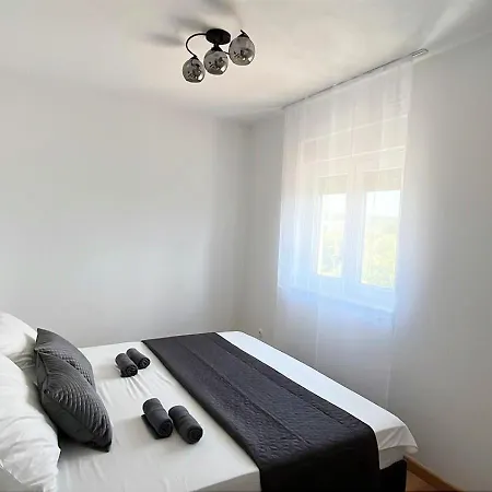 Luce * Sukošan