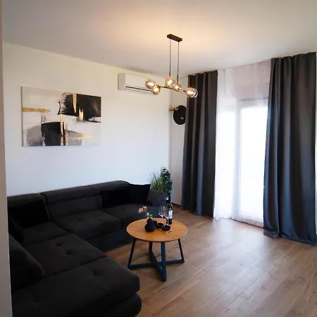 Luce Apartment Sukosan